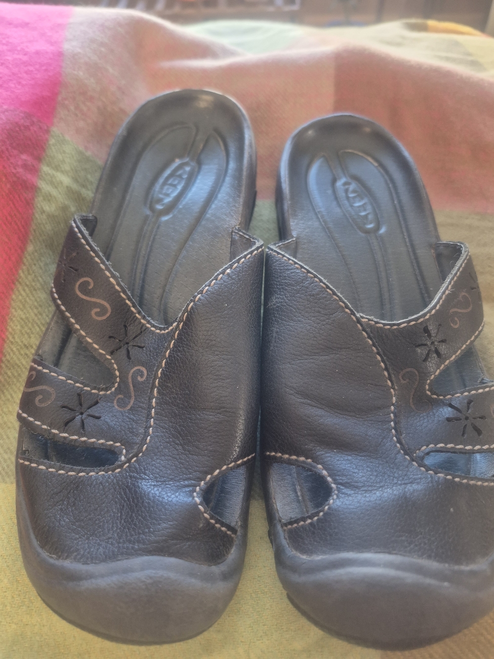 Keen Black Slip-On Comfort Clogs with Decorative Stitching